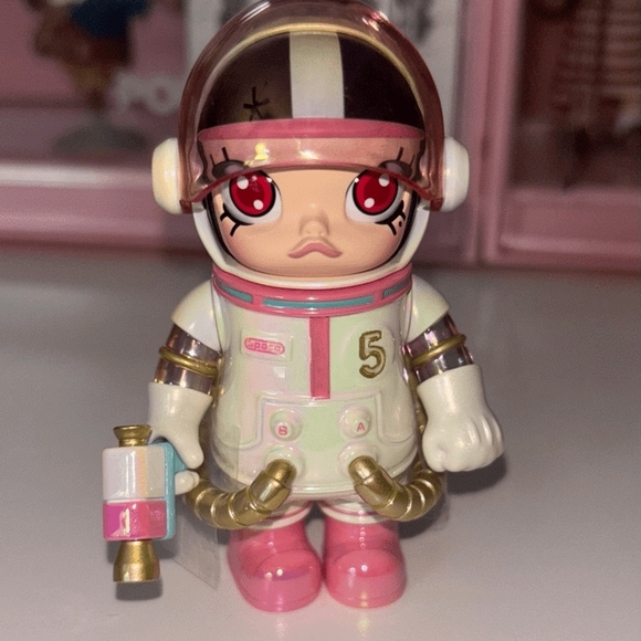 Space Molly 100 - Picture 1 of 4